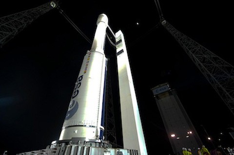 Tên lửa Vega trên bệ phóng.