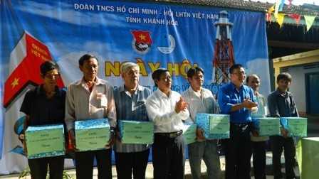 khanh hoa - ngay hoi thanh nien hanh dong vi truong sa 1