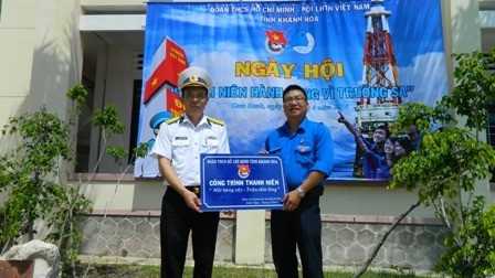 khanh hoa - ngay hoi thanh nien hanh dong vi truong sa 10