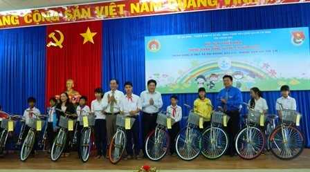 trien khai thang hanh dong vi tre em 2014 2