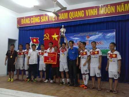 bong da van ninh 2014 8cdcf