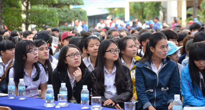 Hơn 4.000 học sinh dự tư vấn hướng nghiệp tại Nha Trang 