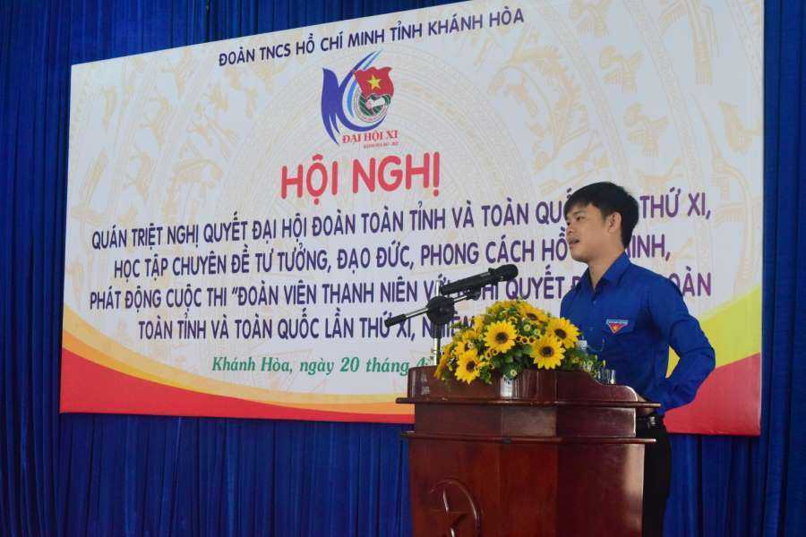  Đồng chí Bùi Hoài Nam, Phó Bí thư Tỉnh đoàn báo cáo chuyên đề công tác giáo dục của Đoàn