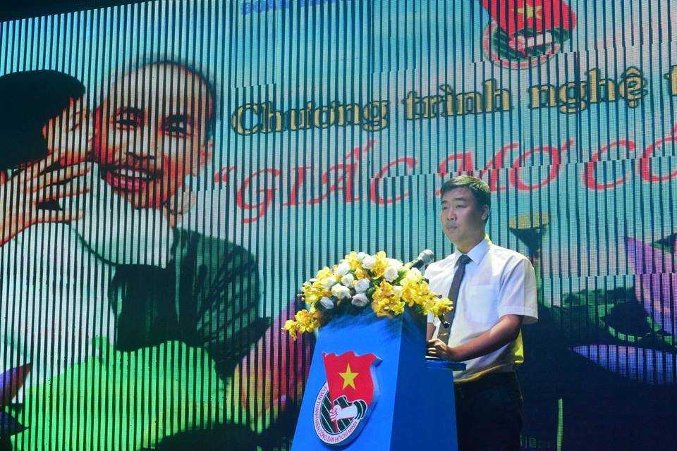 Đồng chí Nguyễn Văn Nhuận - Bí thư Tỉnh đoàn phát biểu khai mạc chương trình
