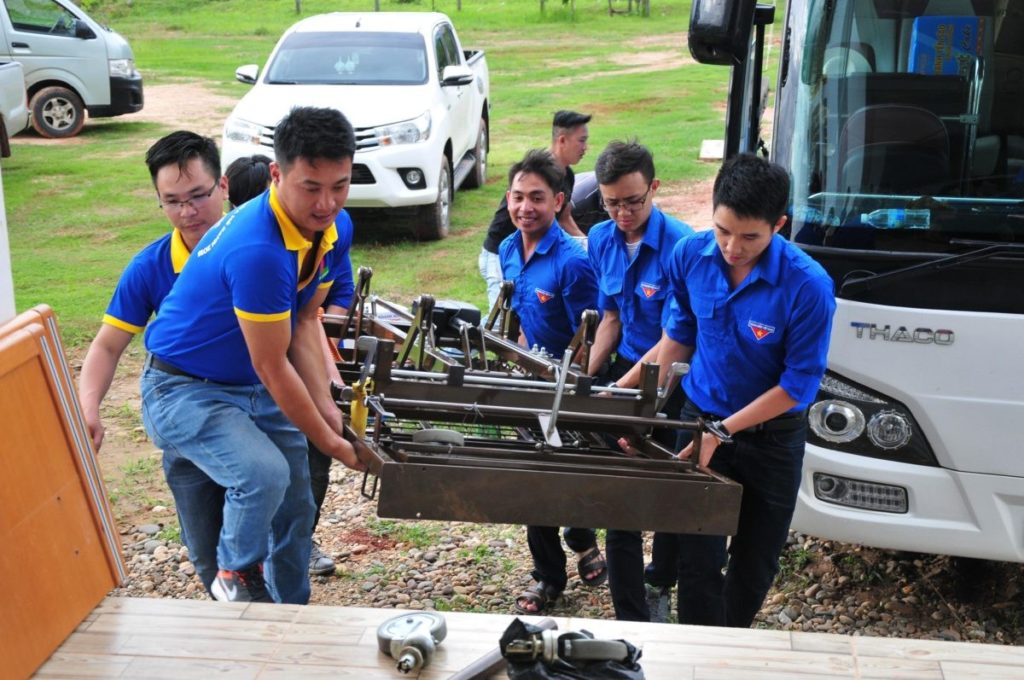 Hành trình năm nay, Tỉnh đoàn Khánh Hoà trao tặng nhiều trang thiết bị y tế, phục vụ công tác Đoàn cho tỉnh Attapeu