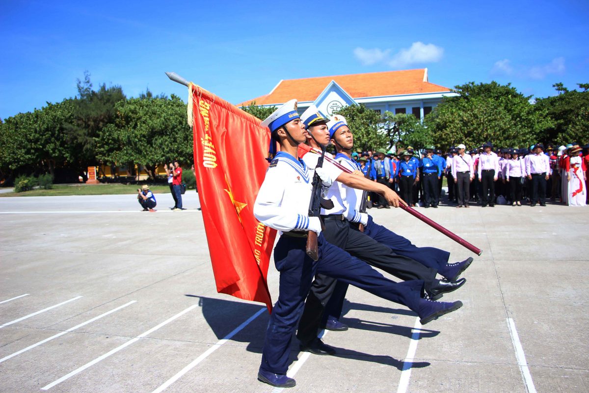 Ấm tình quân dân nơi huyện đảo Trường Sa ảnh 11