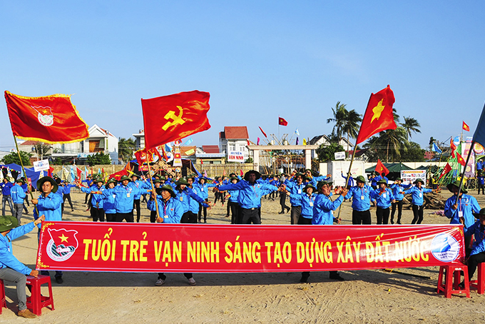 Tuổi trẻ Vạn Ninh tham gia trại truyền thống.
