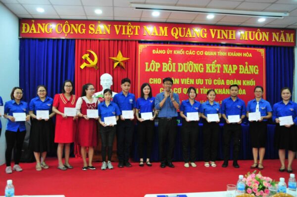 Lớp bồi dưỡng kết nạp Đảng trong ĐVUT của Đoàn Khối các cơ quan tỉnh Khánh Hòa năm 2021