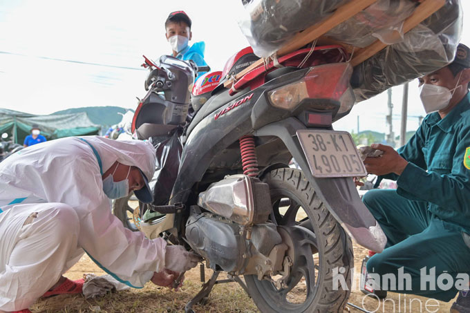 ...kiểm tra các hỏng hóc nếu có sau khi di chuyển quãng đường dài