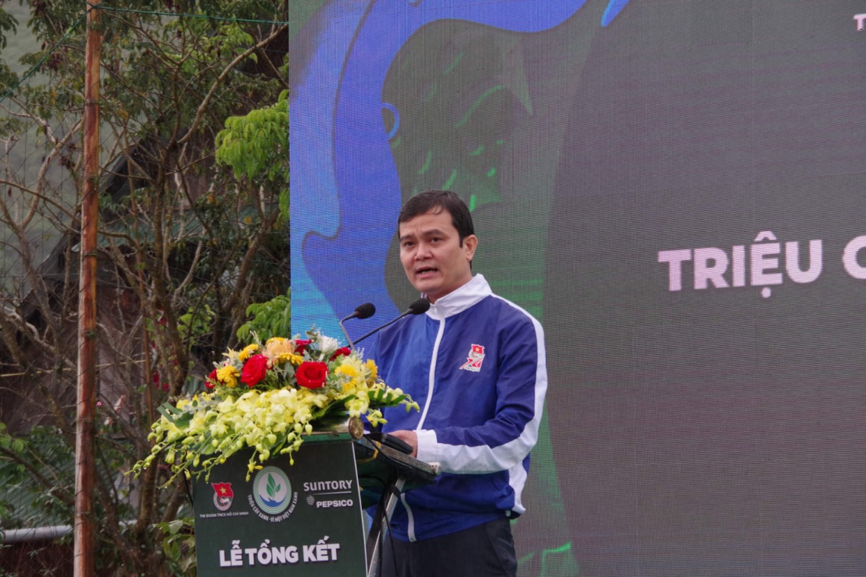 Đồng chí Bùi Quang Huy phát biểu tại buổi lễ